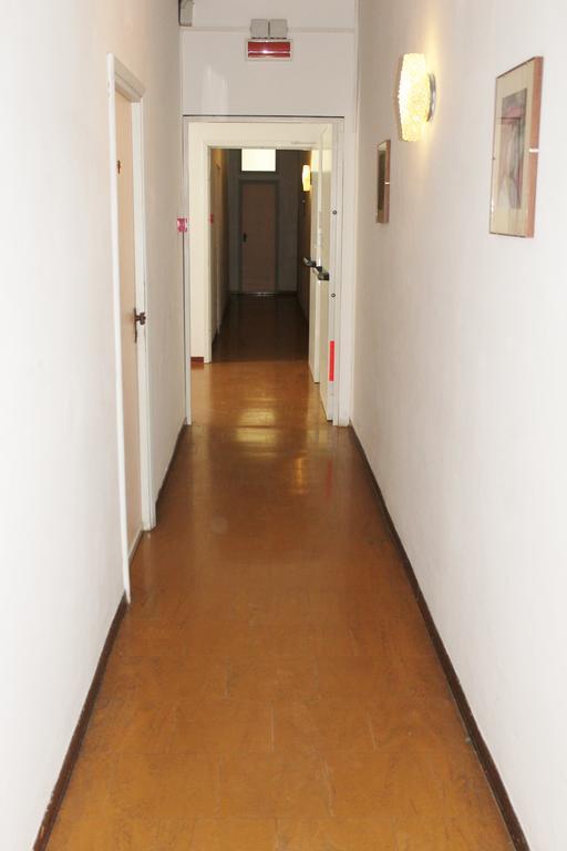 Hotel Hamburg Σενιγκάλια Εξωτερικό φωτογραφία