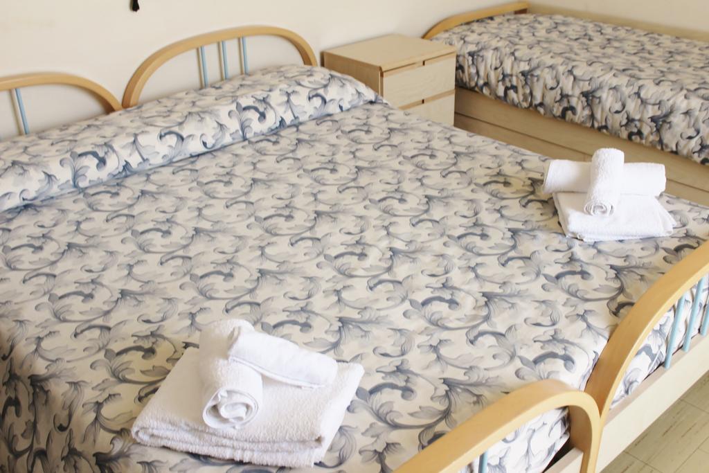 Hotel Hamburg Σενιγκάλια Εξωτερικό φωτογραφία