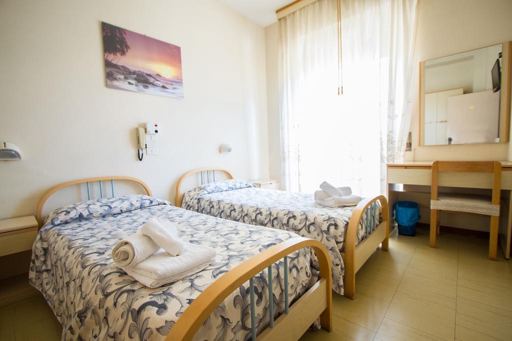 Hotel Hamburg Σενιγκάλια Εξωτερικό φωτογραφία
