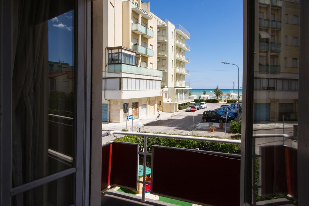 Hotel Hamburg Σενιγκάλια Εξωτερικό φωτογραφία