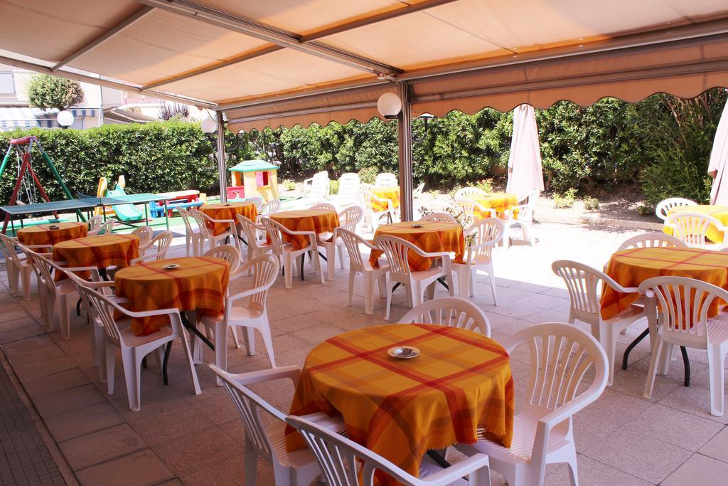 Hotel Hamburg Σενιγκάλια Εξωτερικό φωτογραφία