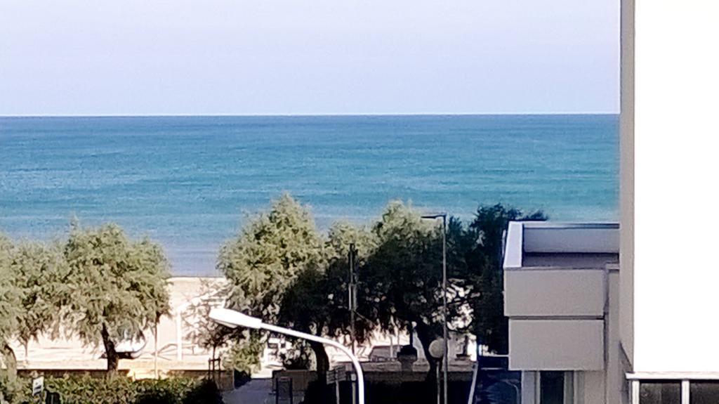 Hotel Hamburg Σενιγκάλια Εξωτερικό φωτογραφία